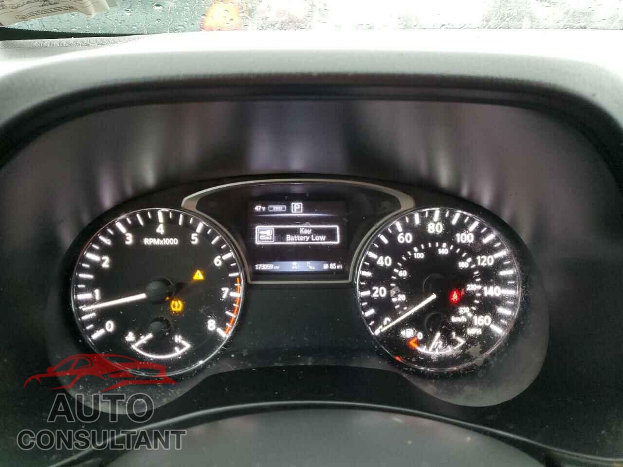 NISSAN PATHFINDER 2017 - 5N1DR2MM1HC614108