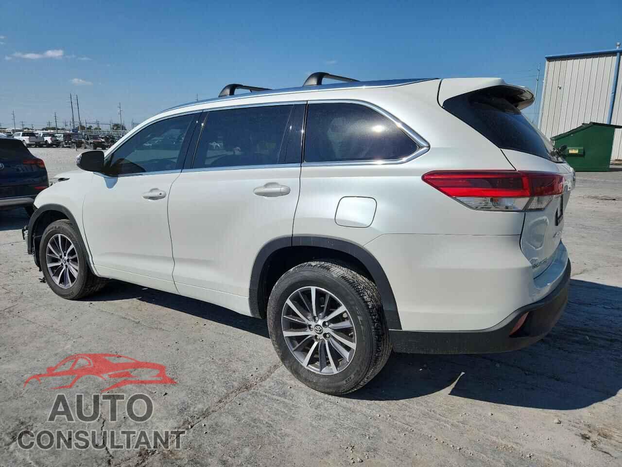 TOYOTA HIGHLANDER 2017 - 5TDKZRFH3HS201609