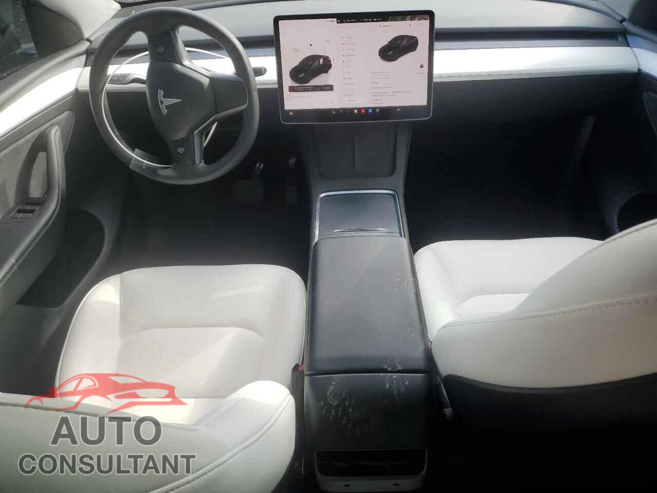 TESLA MODEL Y 2024 - 7SAYGAEE3RF011102