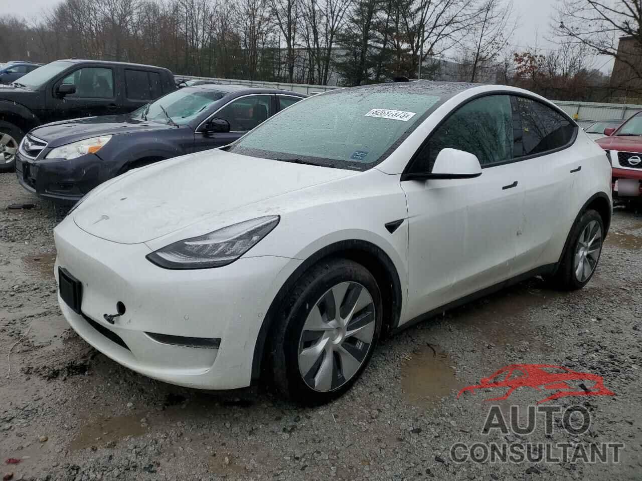TESLA MODEL Y 2021 - 5YJYGAEE8MF250392