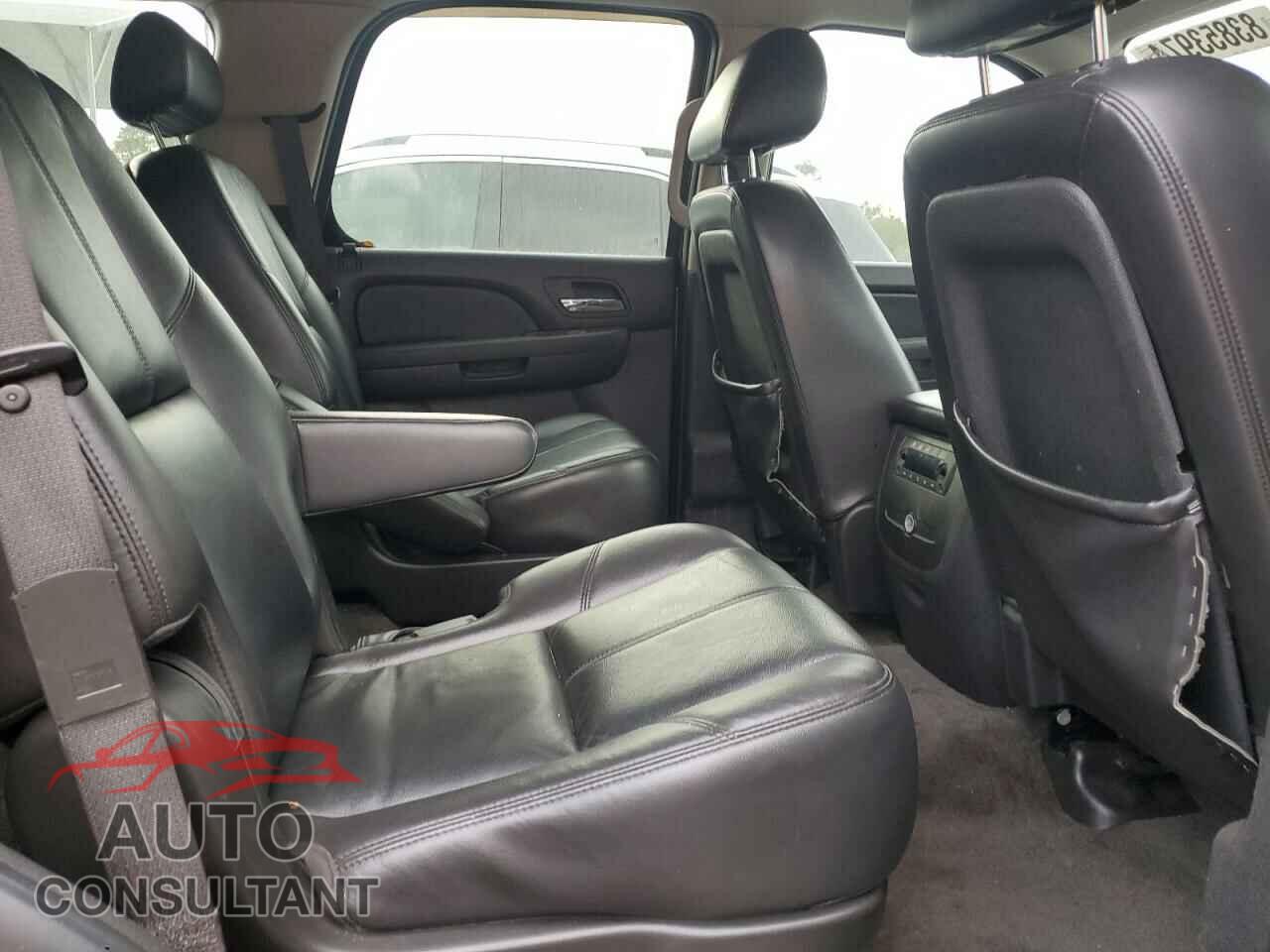 CHEVROLET TAHOE 2010 - 1GNMCBE35AR209357