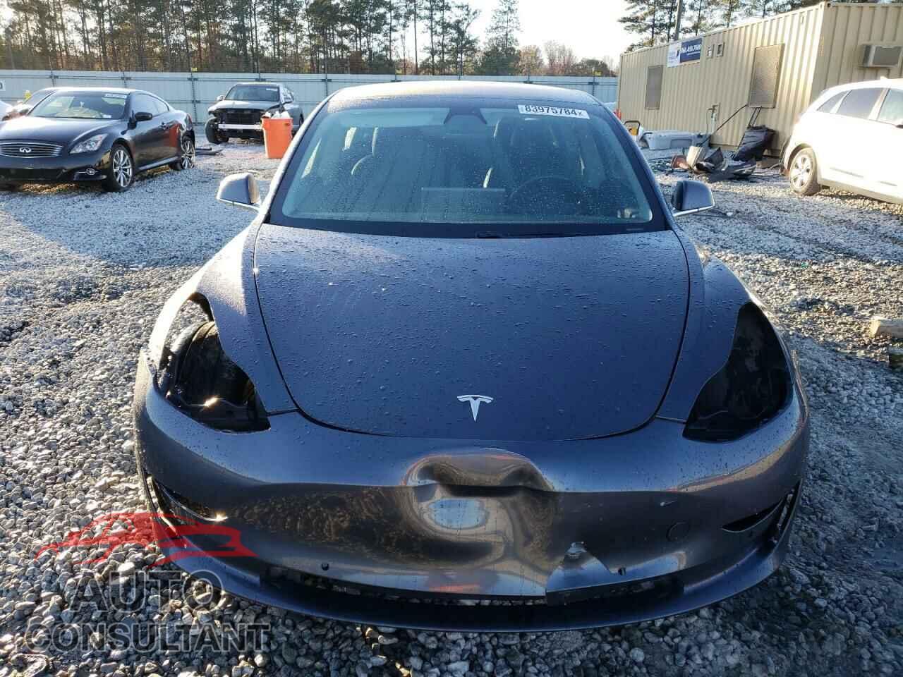 TESLA MODEL 3 2018 - 5YJ3E1EB3JF121171