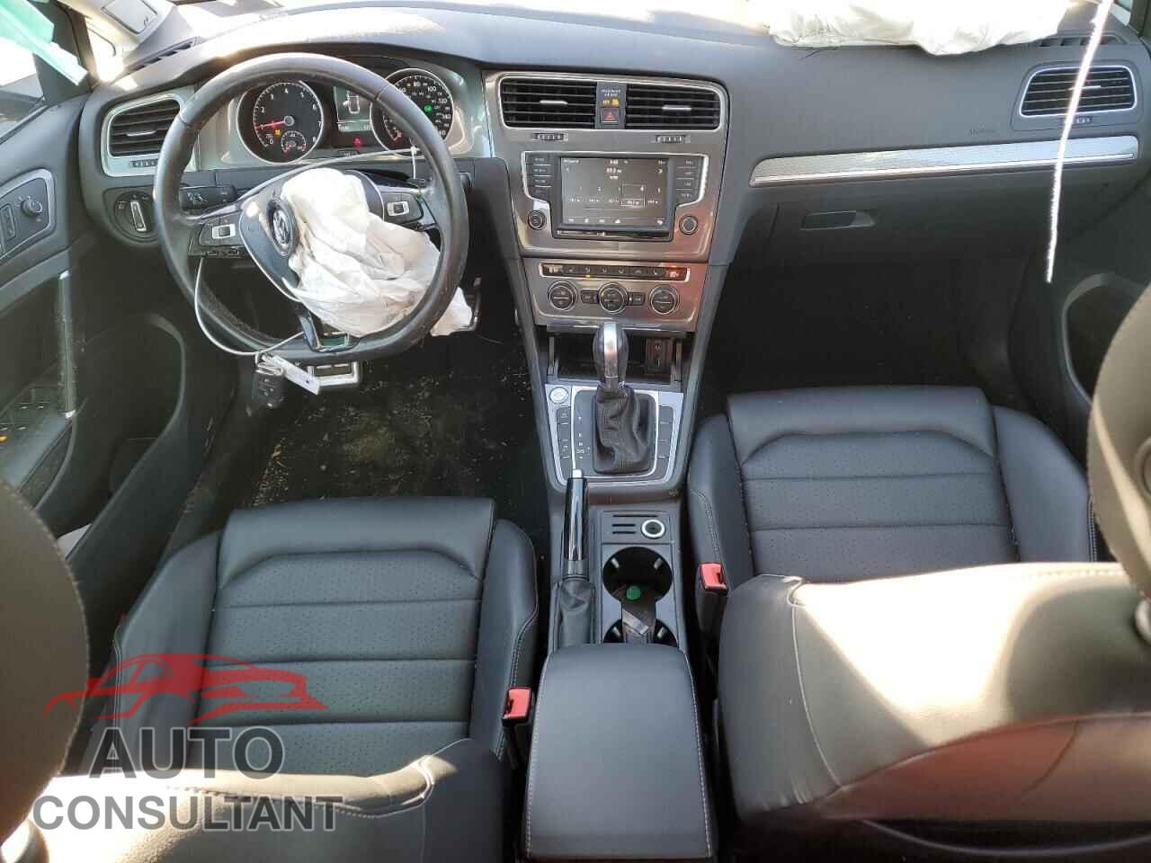 VOLKSWAGEN GOLF 2017 - 3VWH17AUXHM512963
