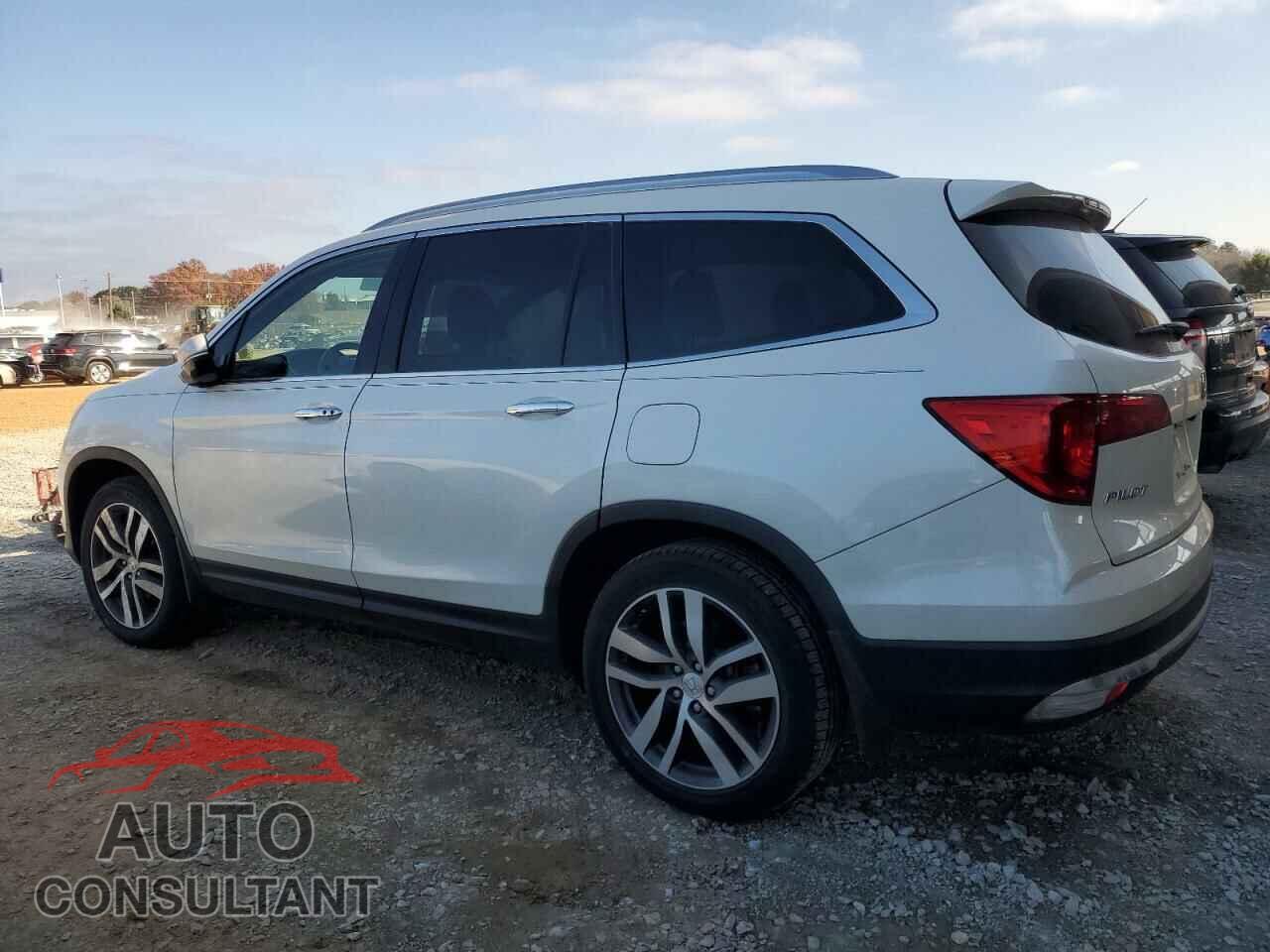 HONDA PILOT 2017 - 5FNYF5H98HB018552