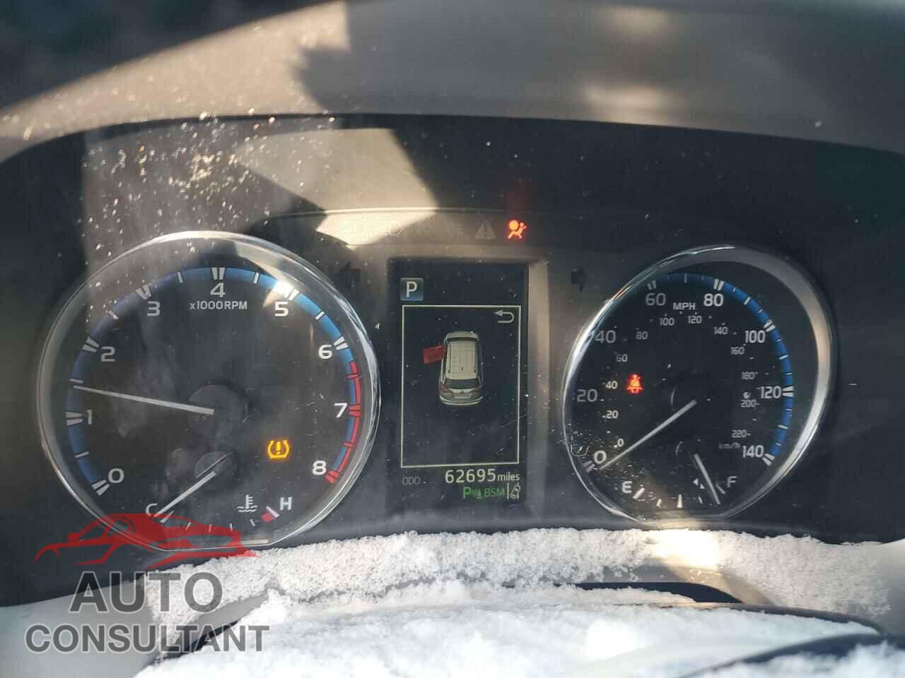 TOYOTA RAV4 2017 - 2T3DFREV2HW591688