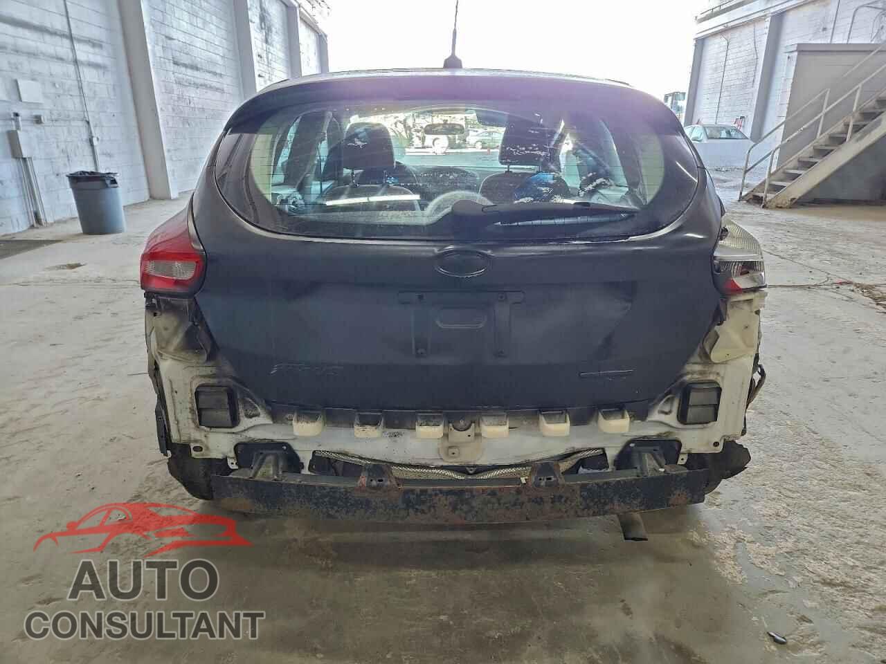 FORD FOCUS 2015 - 1FADP3K21FL270655