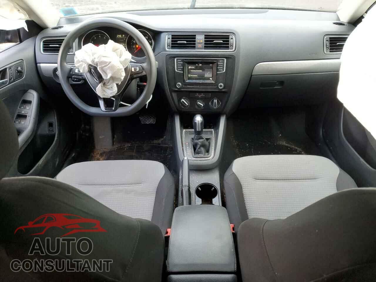 VOLKSWAGEN JETTA 2017 - 3VW2B7AJ8HM218468