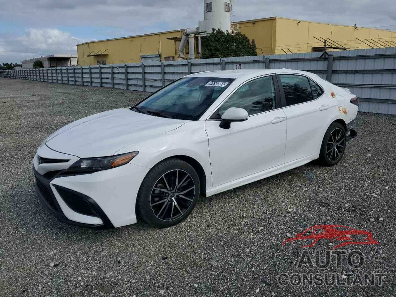 TOYOTA CAMRY 2021 - 4T1G11AK4MU553164