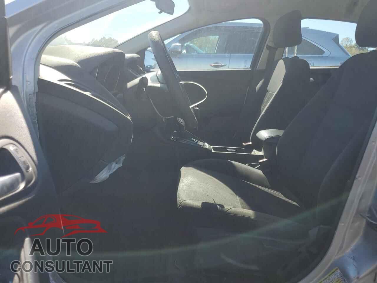 FORD FOCUS 2016 - 1FADP3F2XGL299759