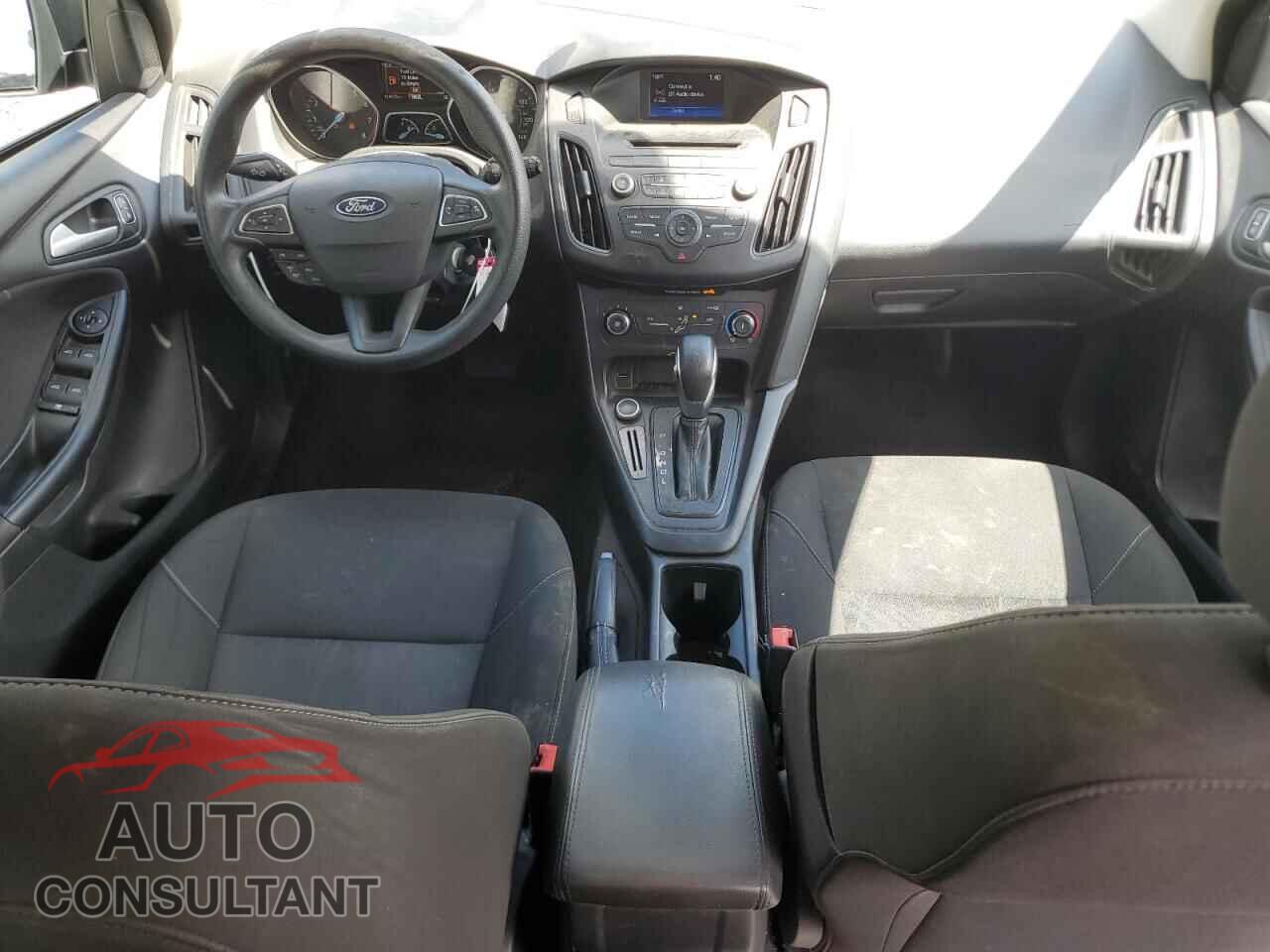FORD FOCUS 2017 - 1FADP3K29HL231217