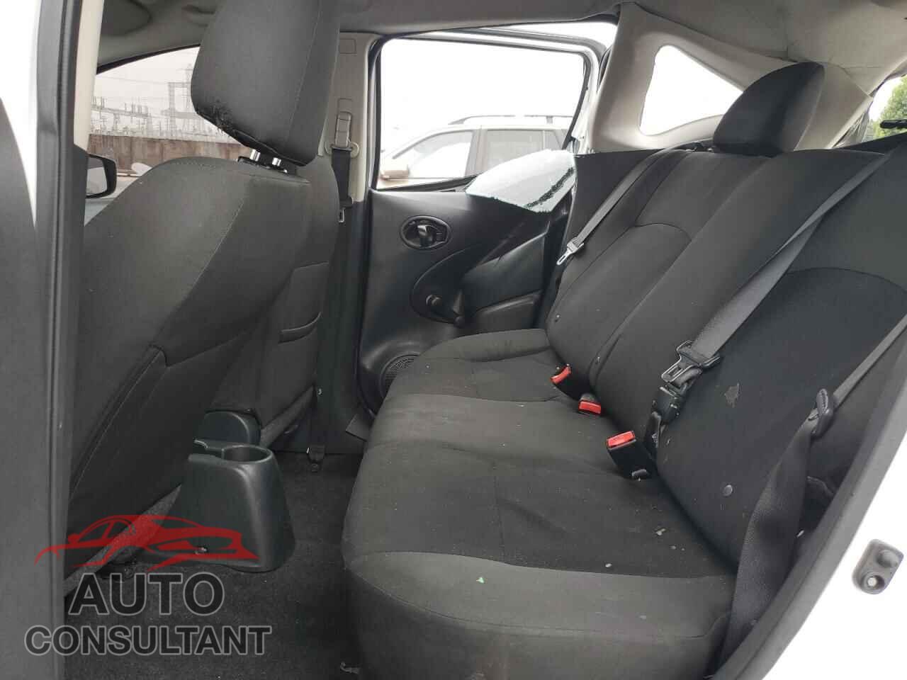 NISSAN VERSA 2017 - 3N1CE2CP8HL365174