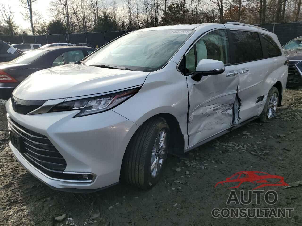 TOYOTA SIENNA 2023 - 5TDZSKFC8PS098572