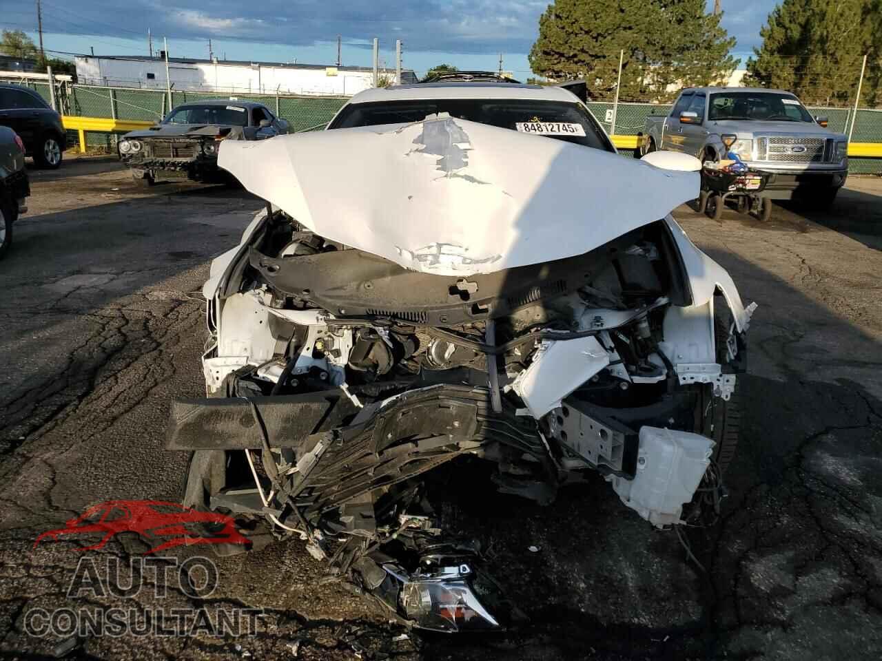 LEXUS IS 2018 - JTHC81D26J5033496