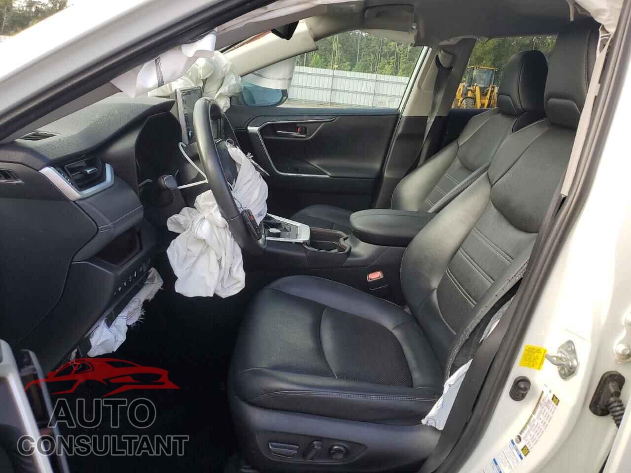 TOYOTA RAV4 2019 - 2T3N1RFVXKC014174