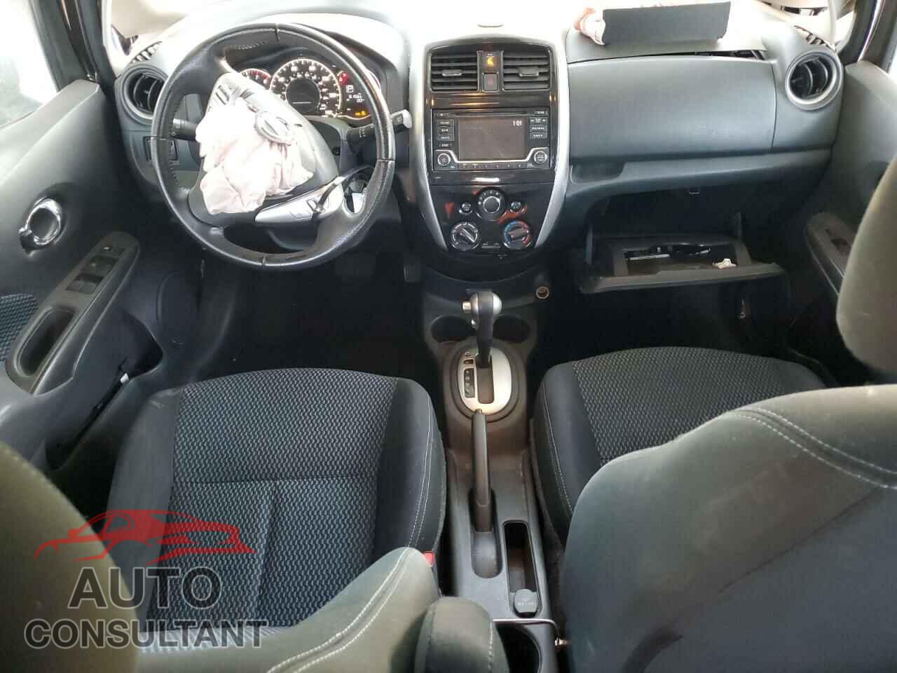 NISSAN VERSA 2018 - 3N1CE2CP8JL352365