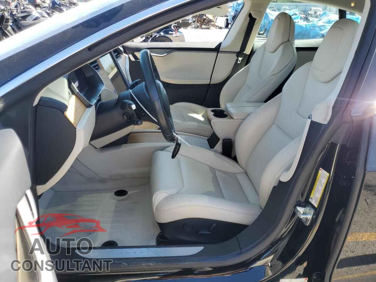 TESLA MODEL S 2018 - 5YJSA1E25JF296996