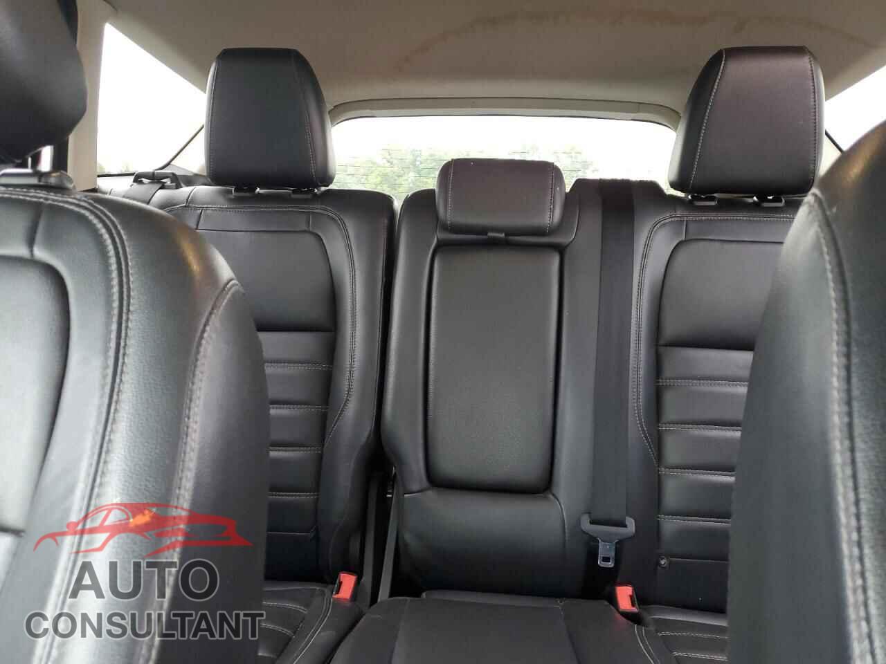 FORD ESCAPE 2018 - 1FMCU0HD5JUB02151