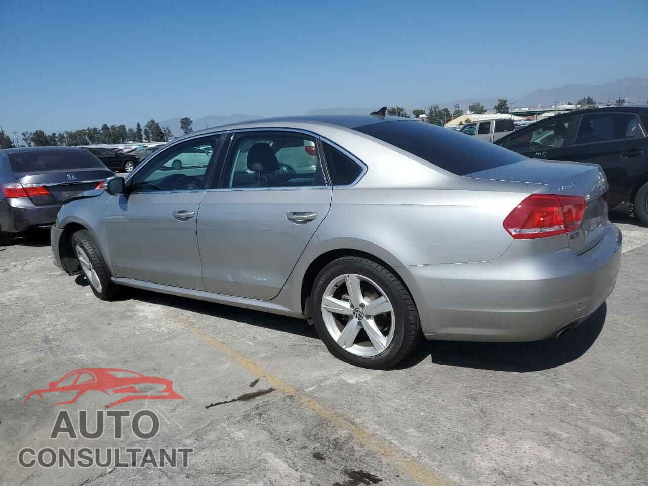 VOLKSWAGEN PASSAT 2012 - 1VWBP7A38CC038971