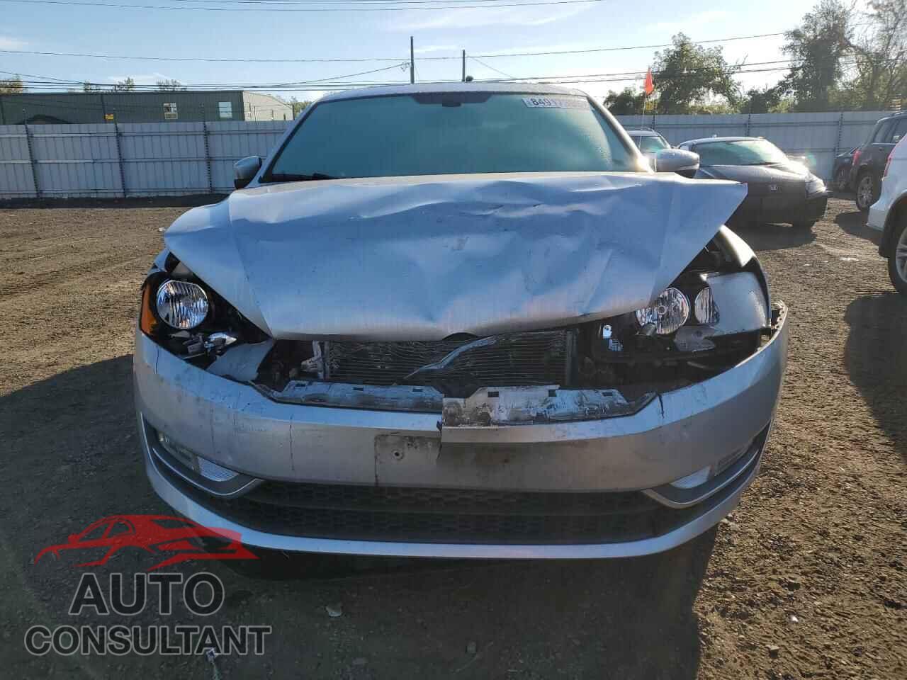 VOLKSWAGEN PASSAT 2013 - 1VWCN7A35DC130972