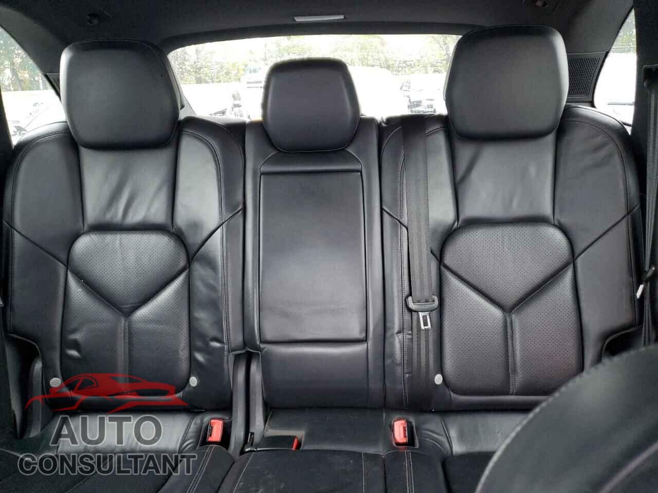 PORSCHE CAYENNE 2011 - WP1AB2A2XBLA55985