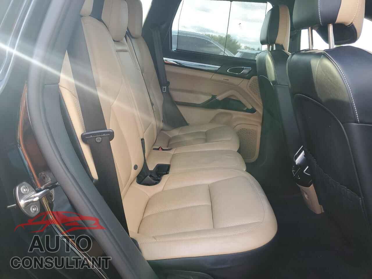 PORSCHE CAYENNE 2015 - WP1AE2A26FLA53843
