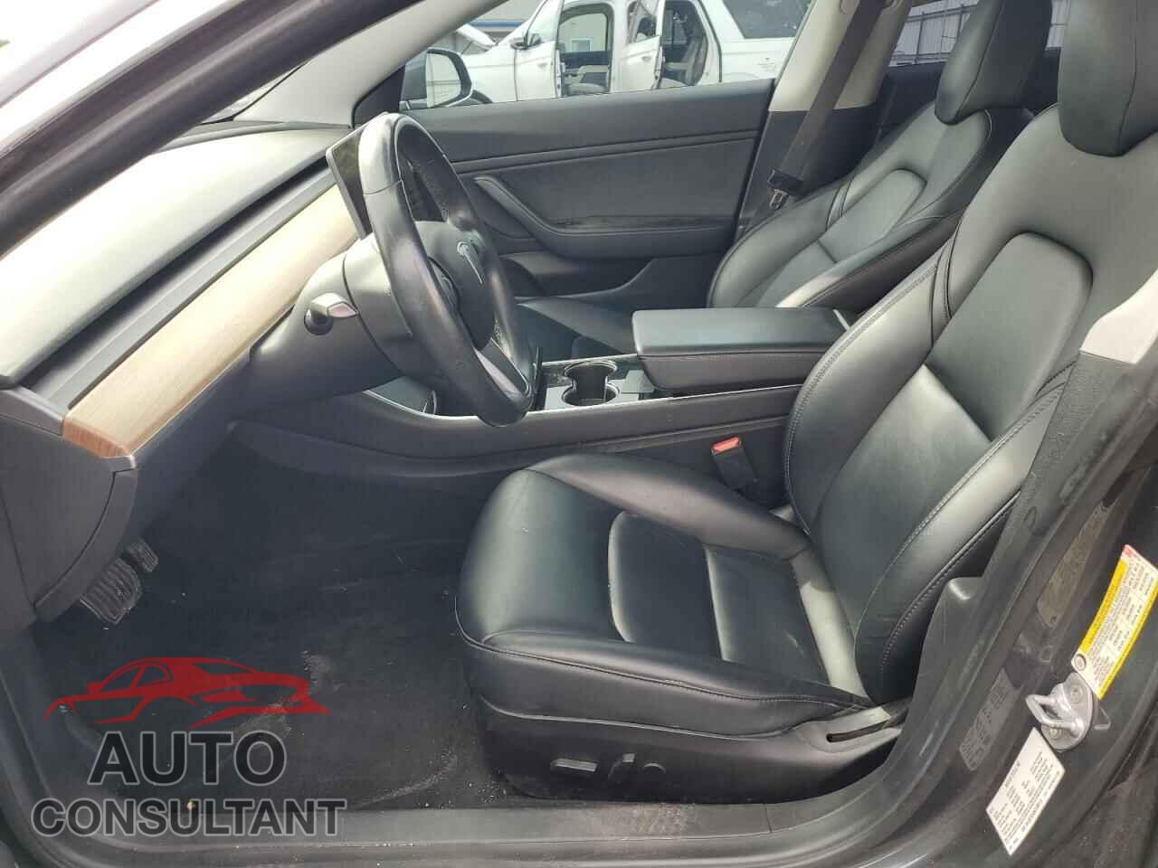 TESLA MODEL 3 2019 - 5YJ3E1EA3KF308175