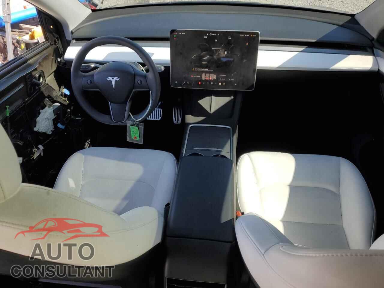 TESLA MODEL Y 2024 - 7SAYGAEE4RF982772