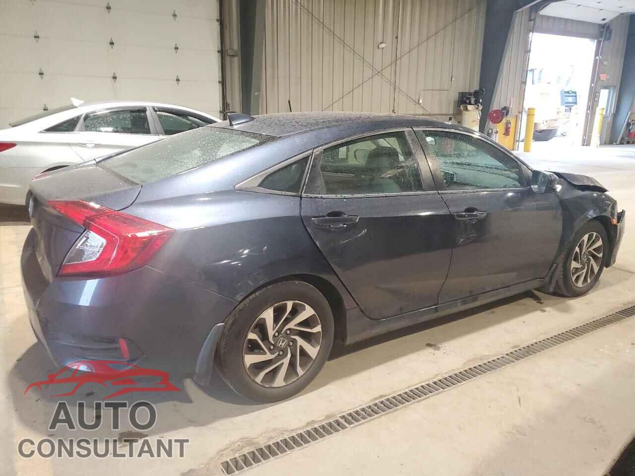 HONDA CIVIC 2018 - 2HGFC2F70JH516598
