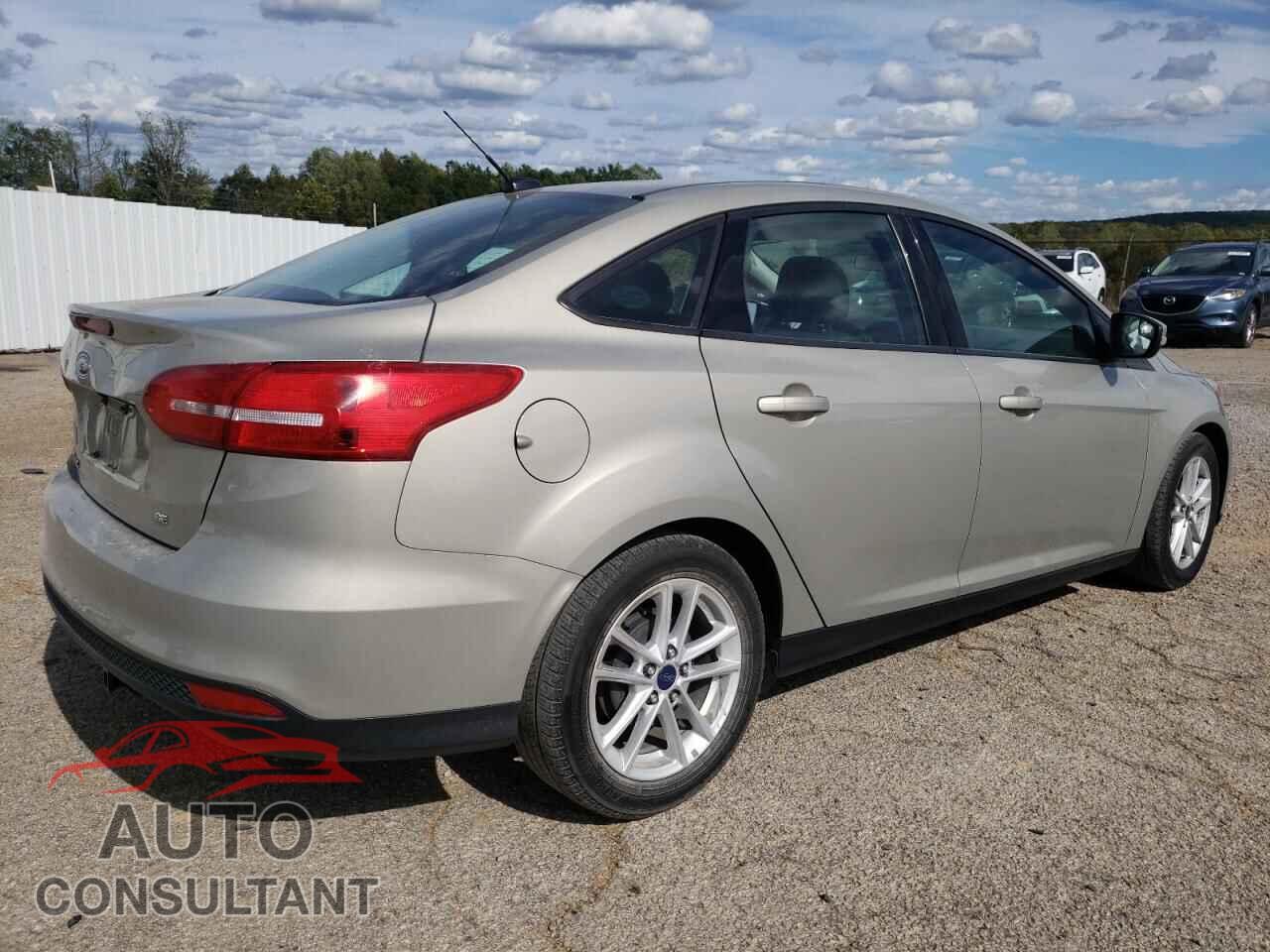 FORD FOCUS 2015 - 1FADP3F23FL325813