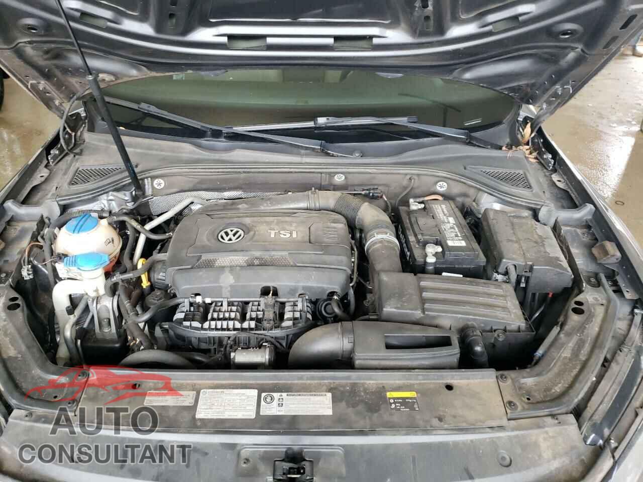 VOLKSWAGEN PASSAT 2017 - 1VWAT7A39HC076465