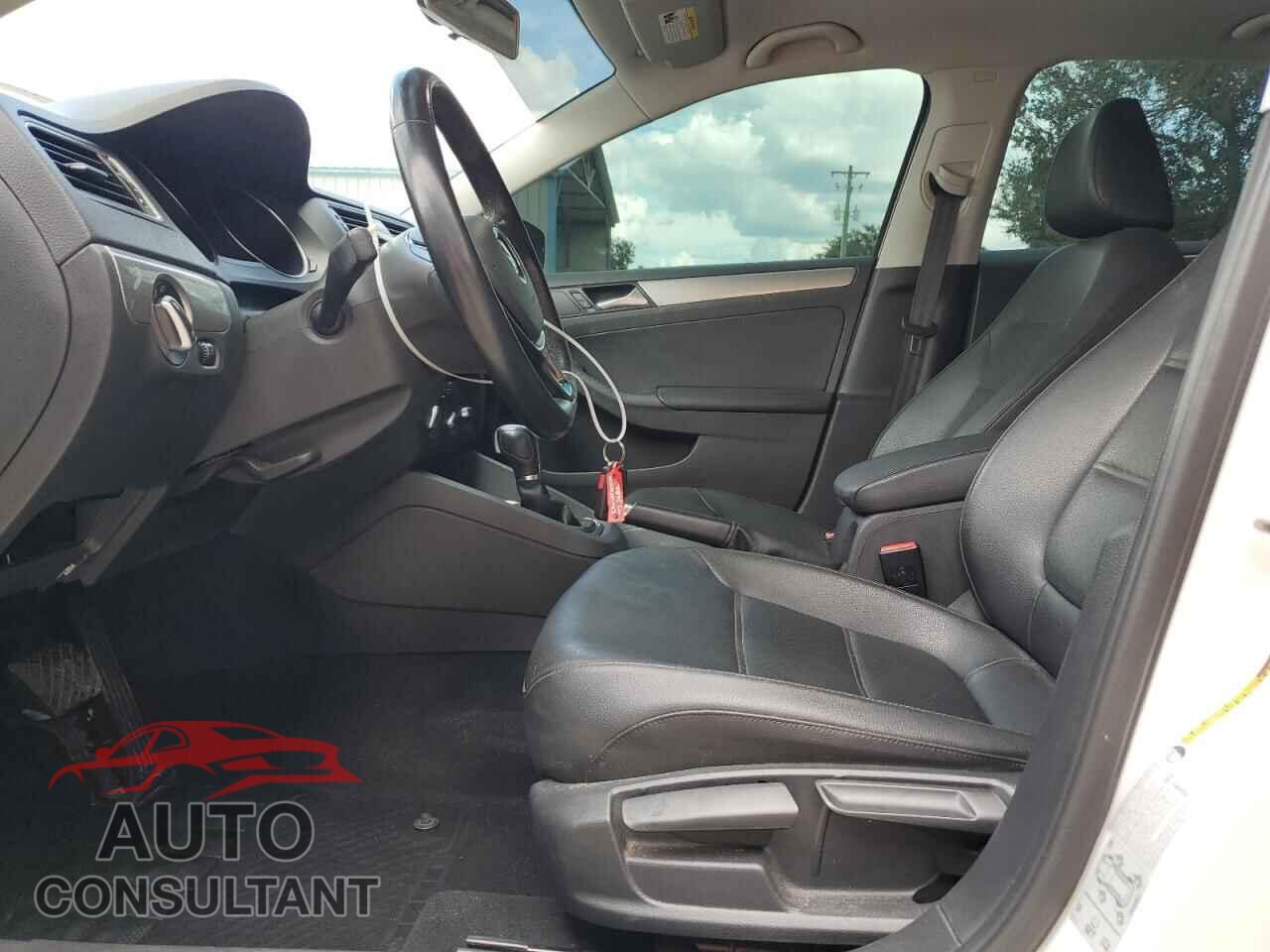 VOLKSWAGEN JETTA 2017 - 3VWDB7AJ7HM242544