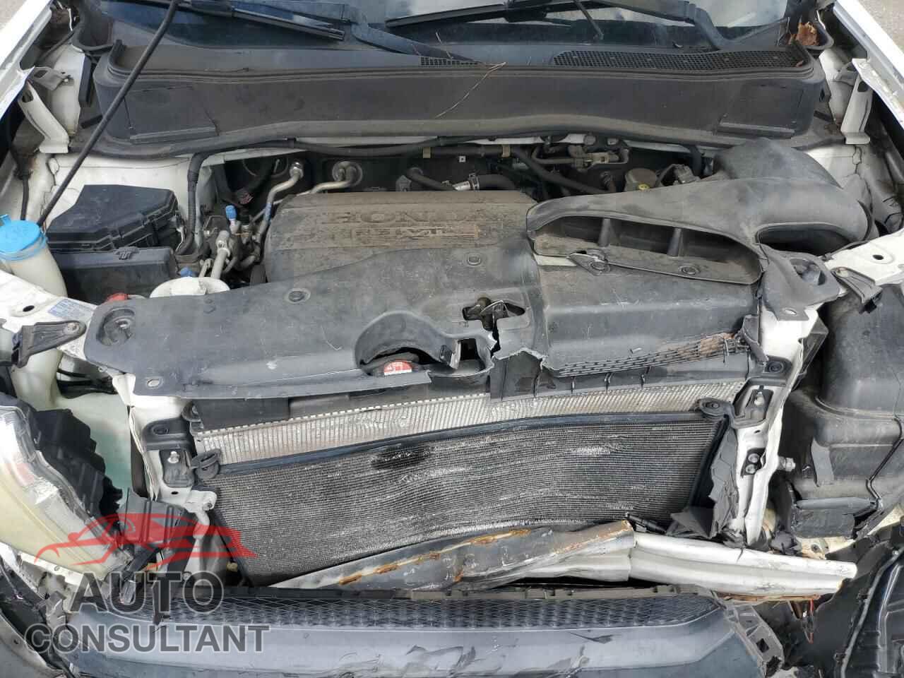 HONDA PILOT 2013 - 5FNYF3H45DB040852