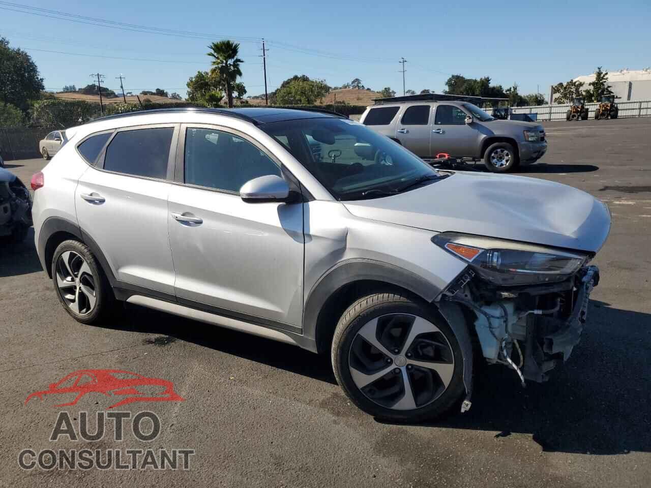 HYUNDAI TUCSON 2017 - KM8J33A22HU567775