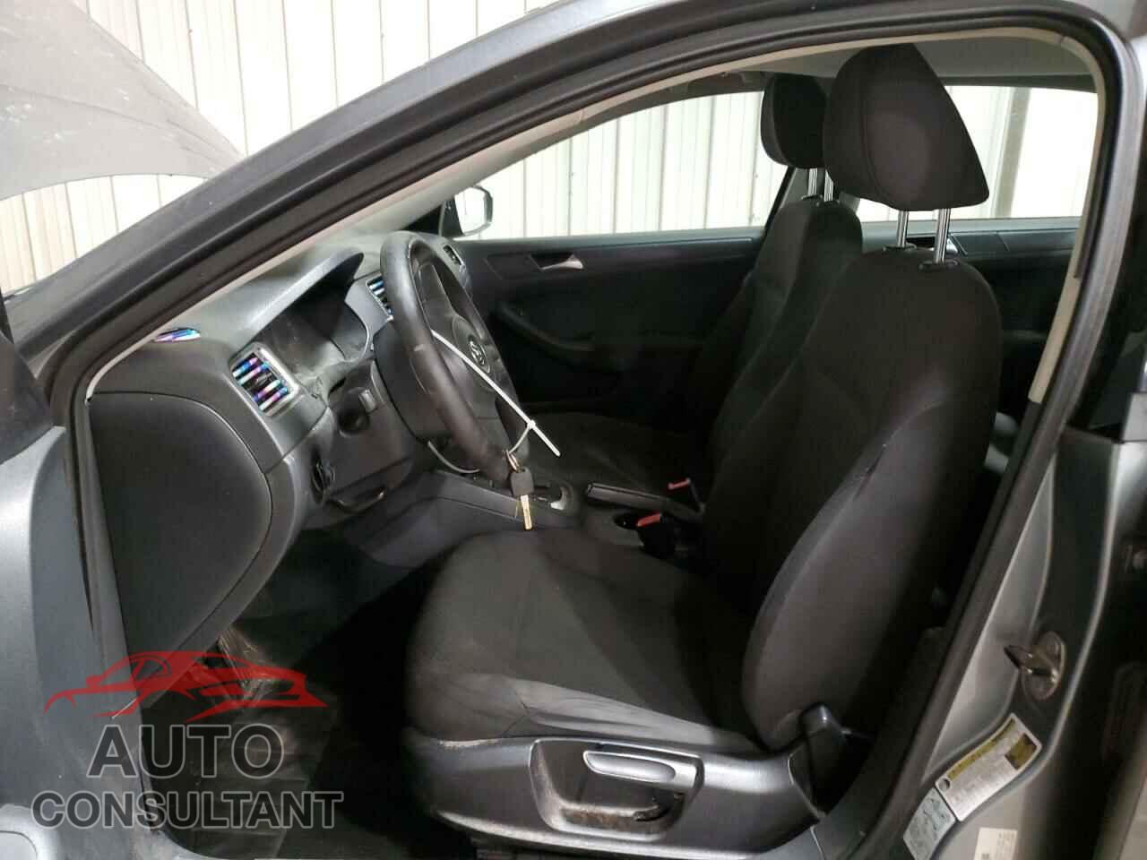 VOLKSWAGEN JETTA 2011 - 3VW2K7AJ4BM072075