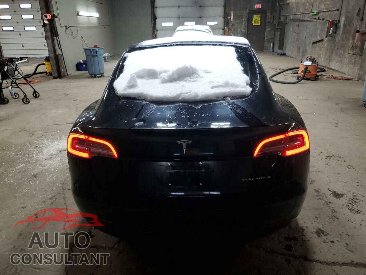TESLA MODEL 3 2018 - 5YJ3E1EB3JF182682
