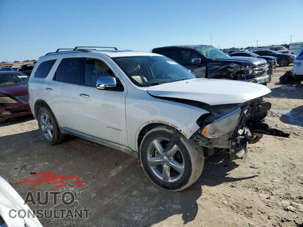 DODGE DURANGO 2013 - 1C4SDHET3DC680432