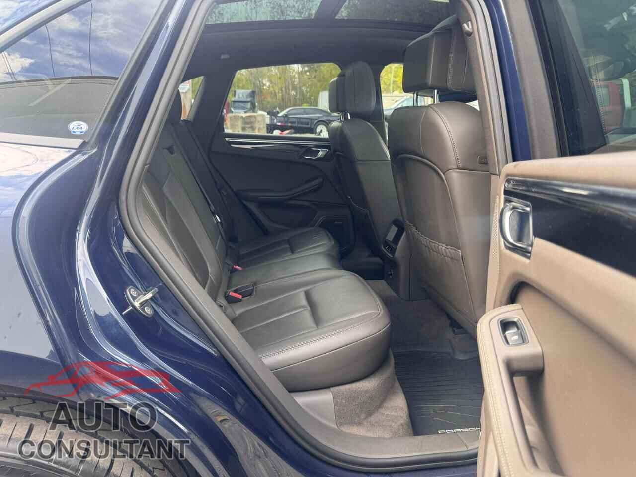 PORSCHE MACAN 2015 - WP1AB2A59FLB73669
