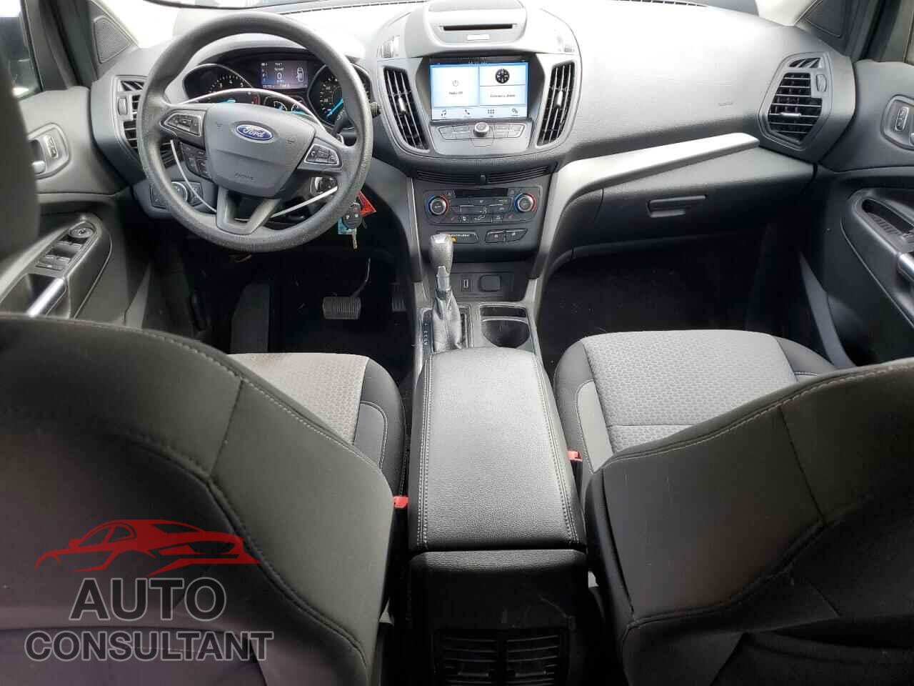FORD ESCAPE 2017 - 1FMCU9GD3HUD06446