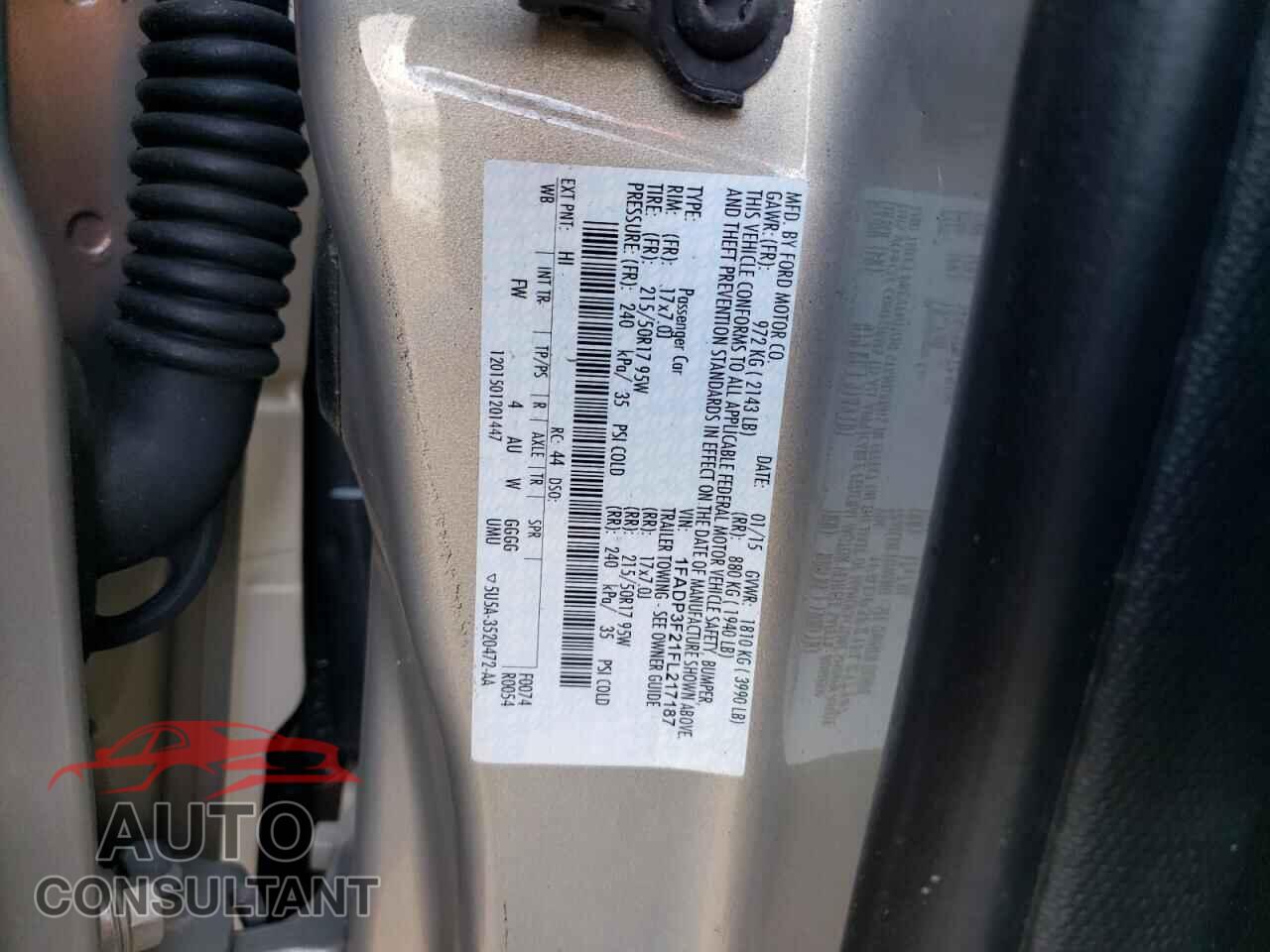 FORD FOCUS 2015 - 1FADP3F21FL217187
