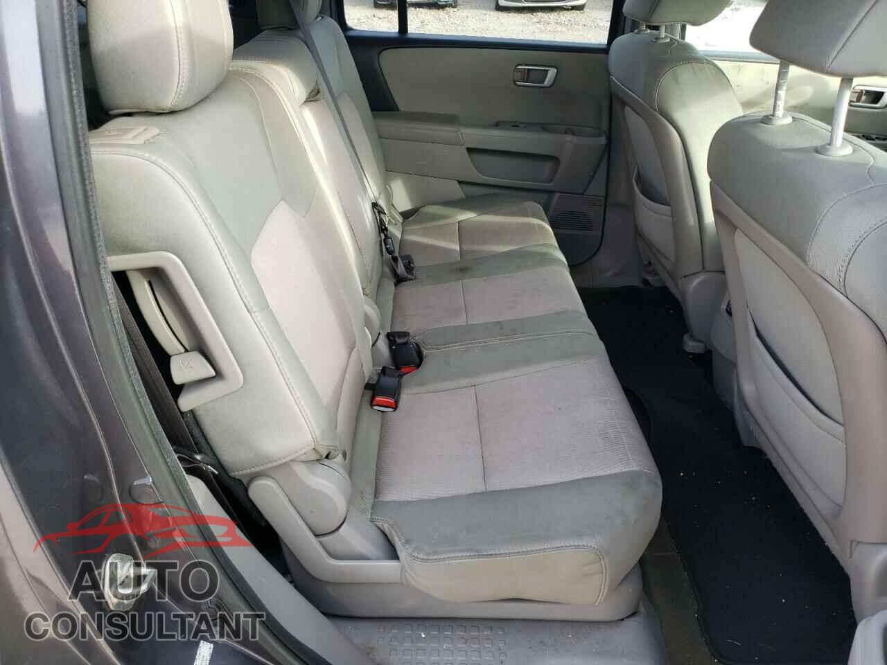 HONDA PILOT 2015 - 5FNYF4H49FB033282