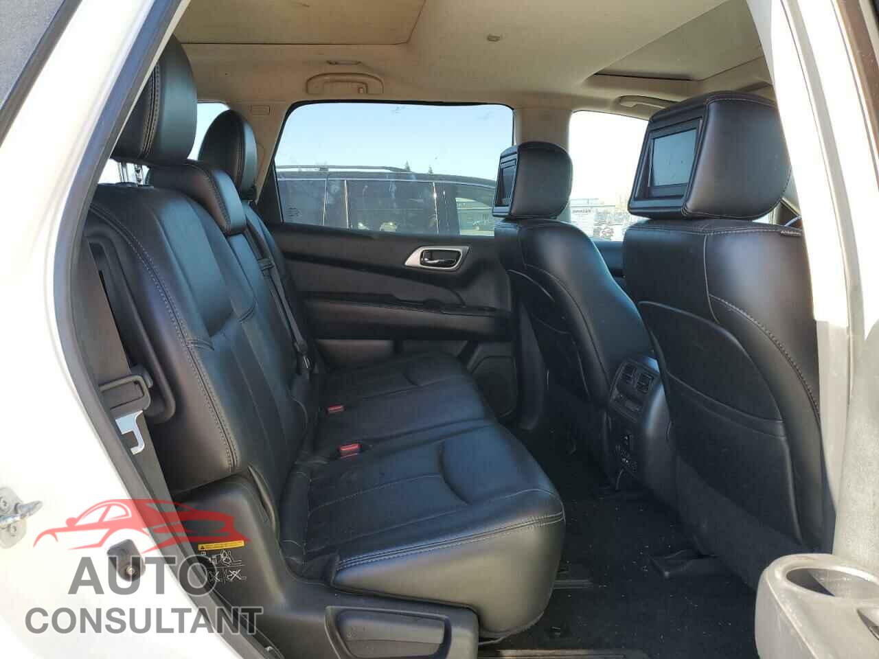 NISSAN PATHFINDER 2014 - 5N1CR2MM4EC655923