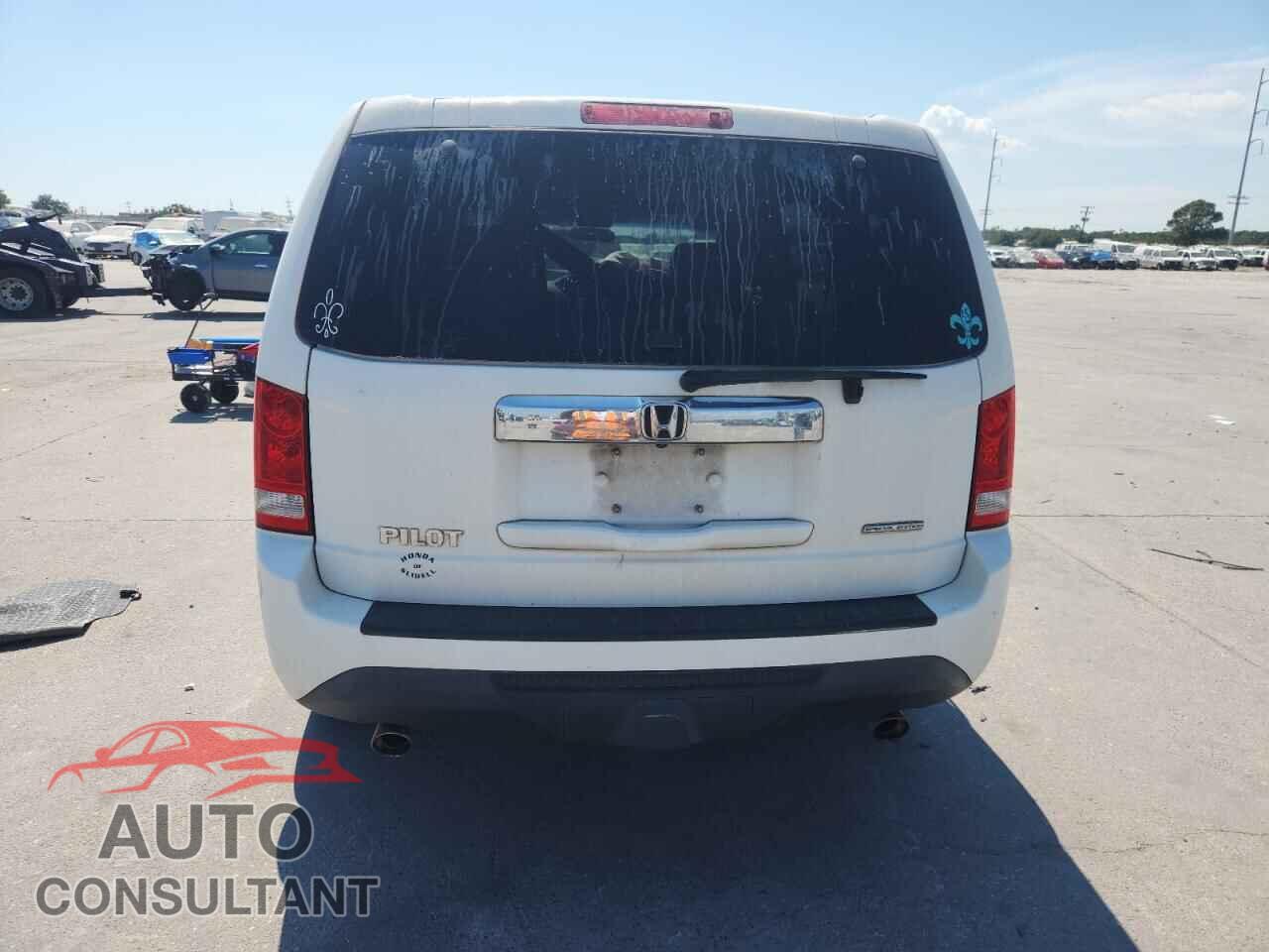 HONDA PILOT 2015 - 5FNYF3H30FB024598