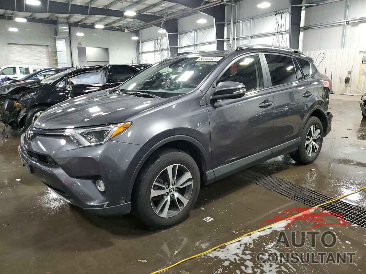 TOYOTA RAV4 2017 - JTMRFREV5HJ133521