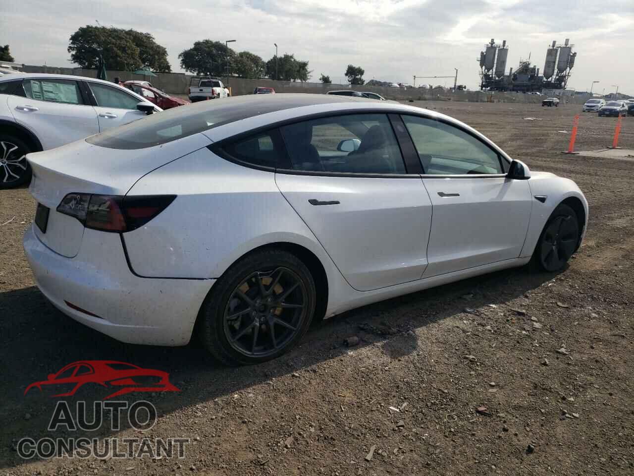 TESLA MODEL 3 2023 - 5YJ3E1EA0PF563275