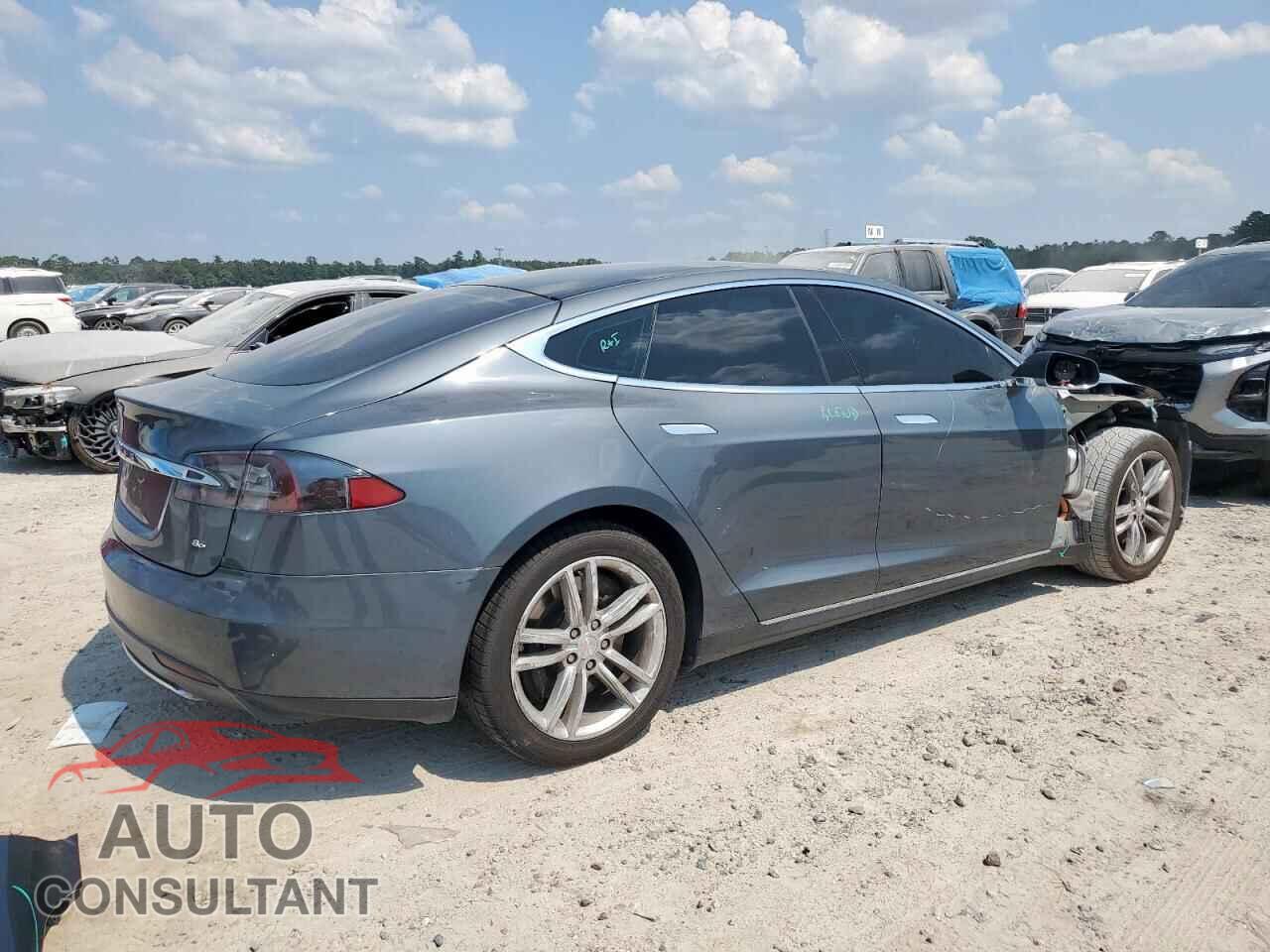 TESLA MODEL S 2013 - 5YJSA1CN0DFP27682