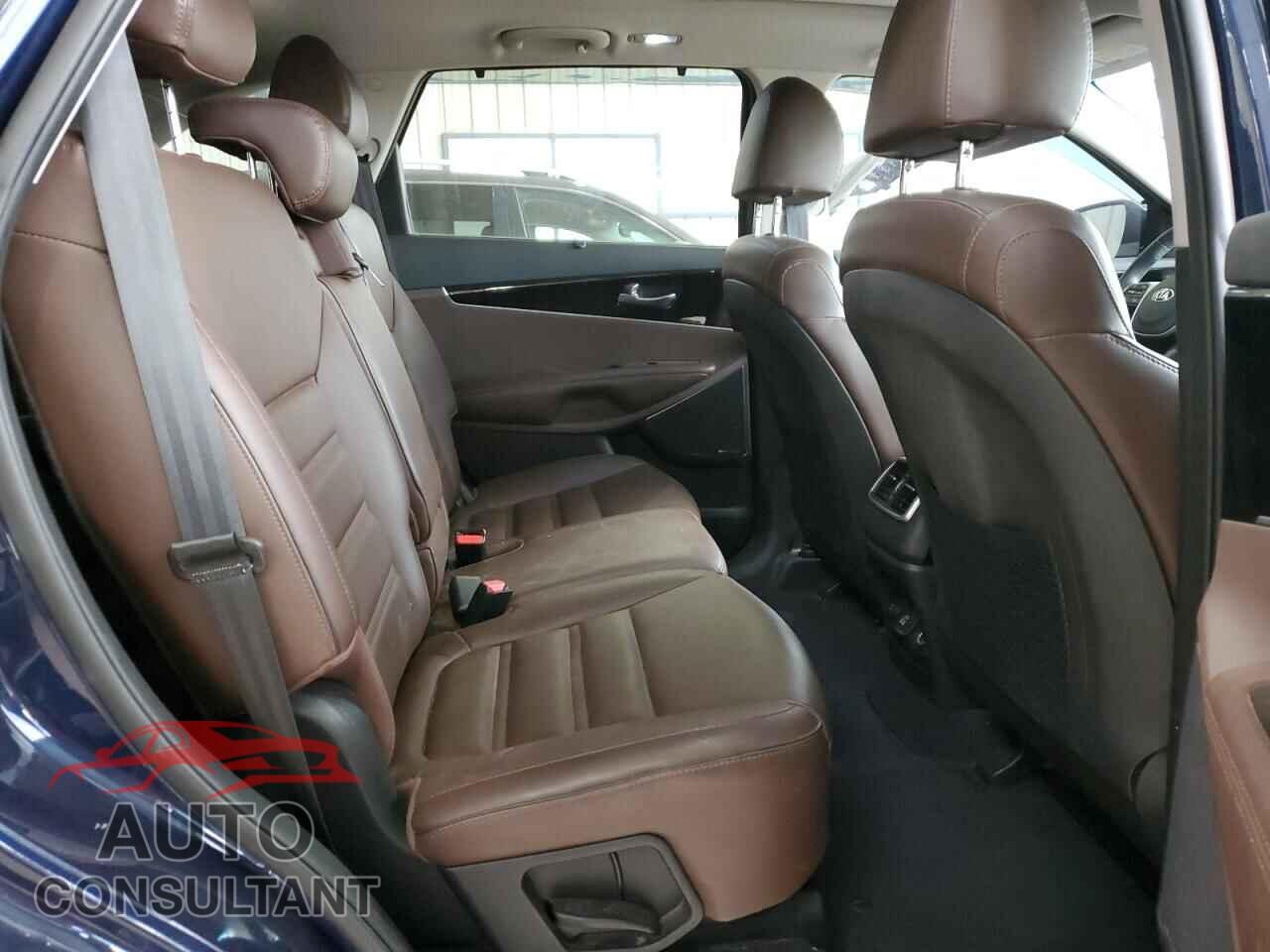 KIA SORENTO 2019 - 5XYPKDA56KG465647