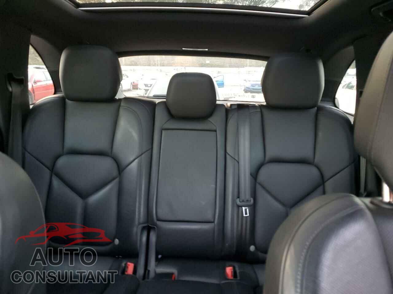 PORSCHE CAYENNE 2016 - WP1AA2A21GLA08807