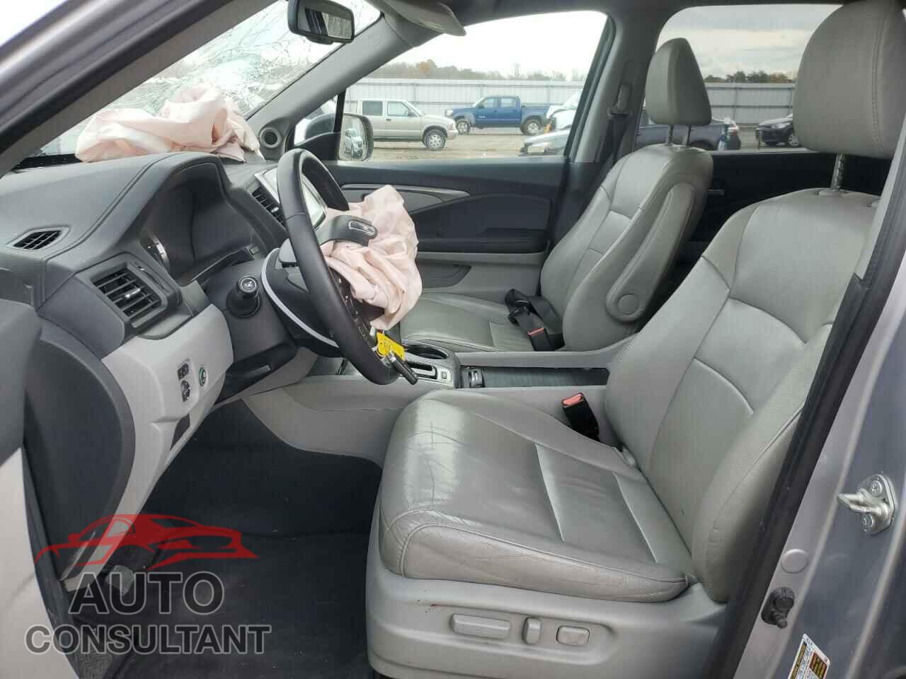 HONDA PILOT 2017 - 5FNYF6H55HB094555