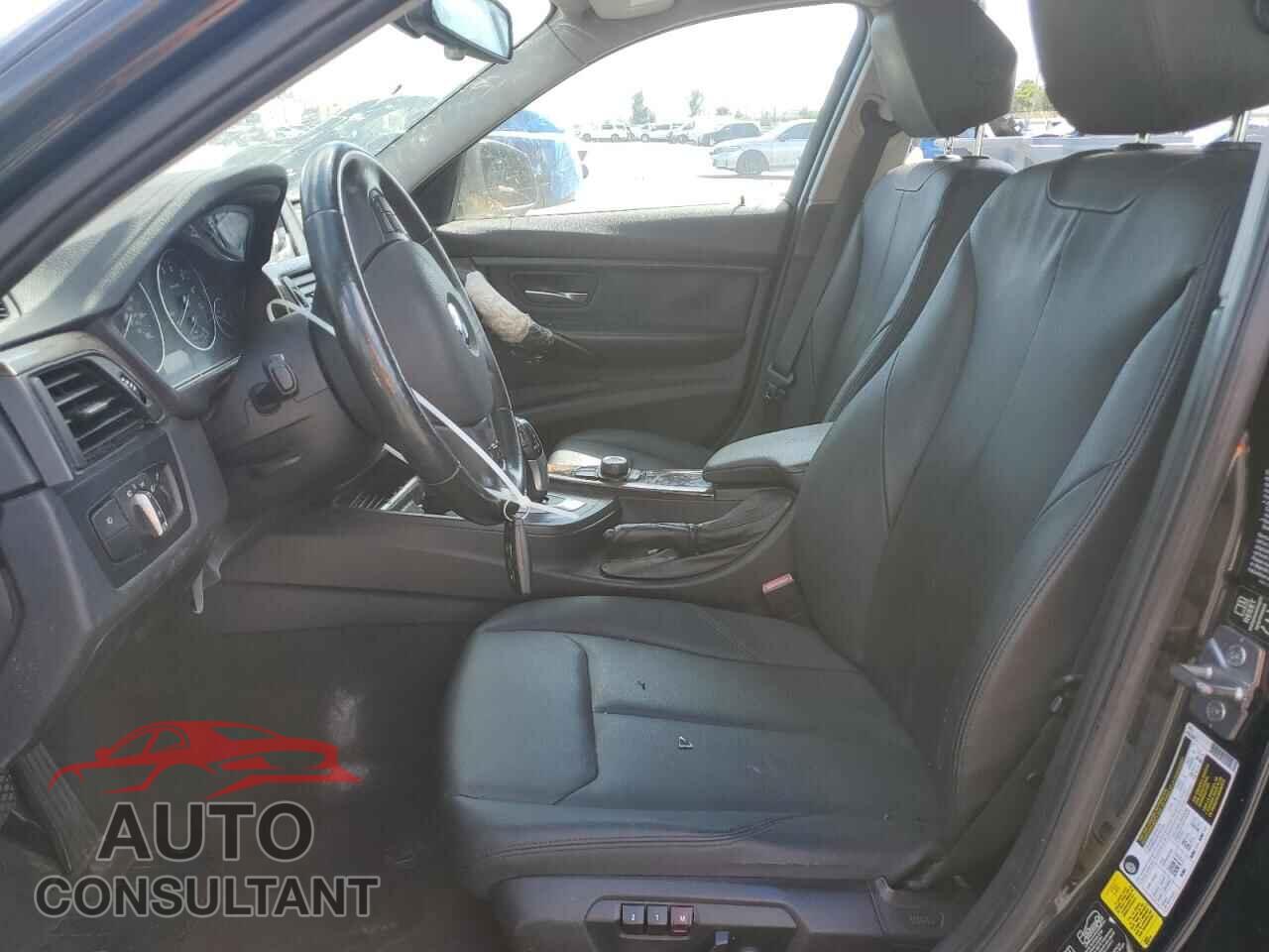 BMW 3 SERIES 2013 - WBA3C3C58DF979473