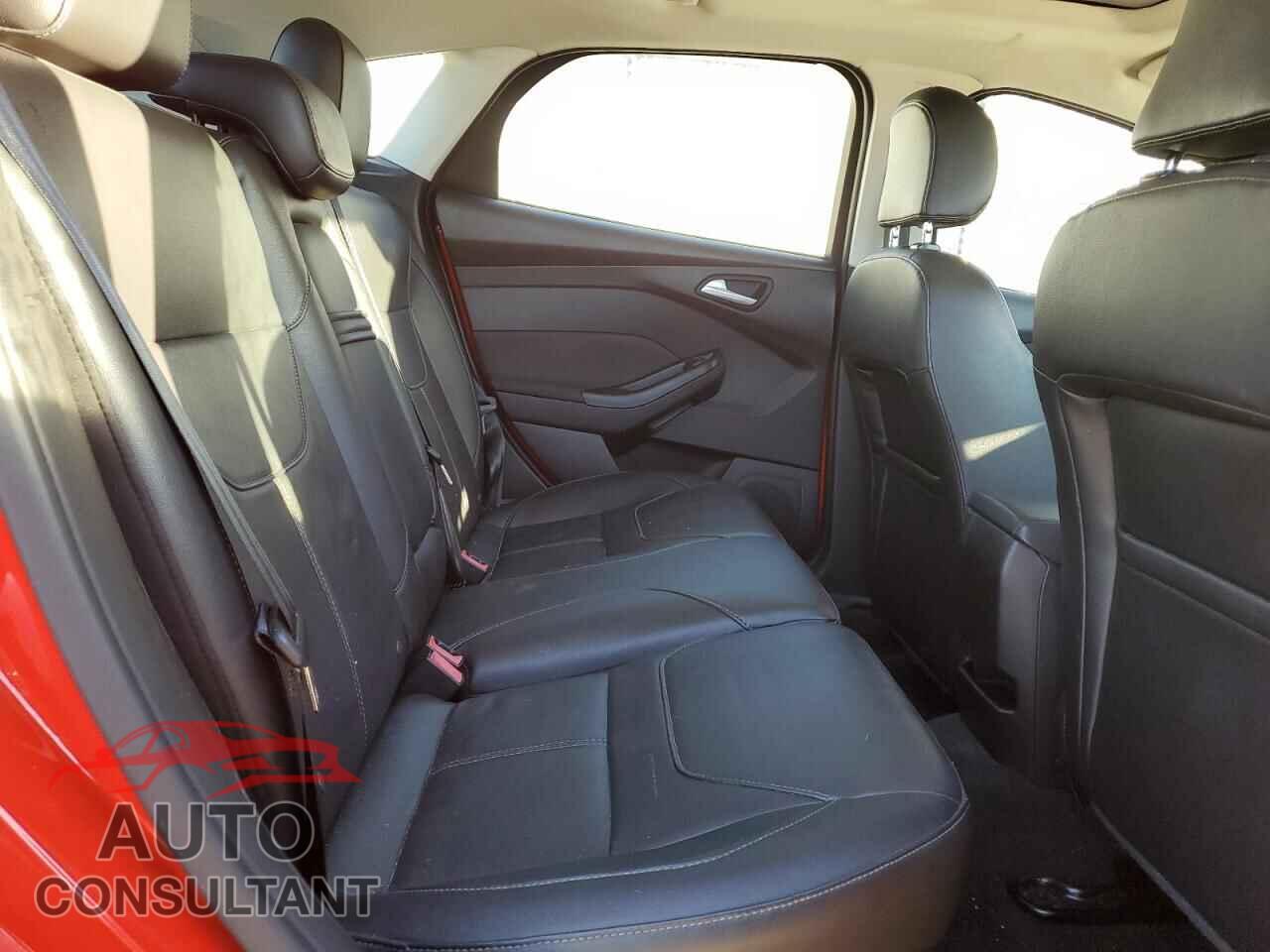 FORD FOCUS 2016 - 1FADP3K25GL329840